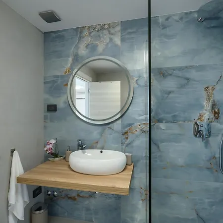 Meri With Private Pool And Sea View *