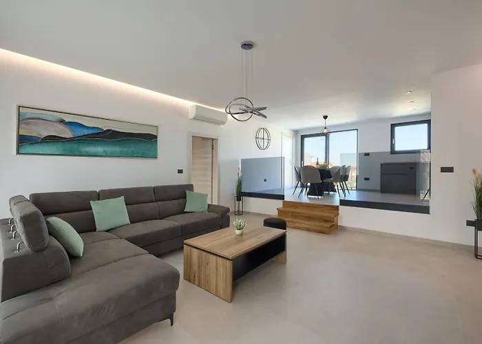 빌라 Meri With Private Pool And Sea View 풀라