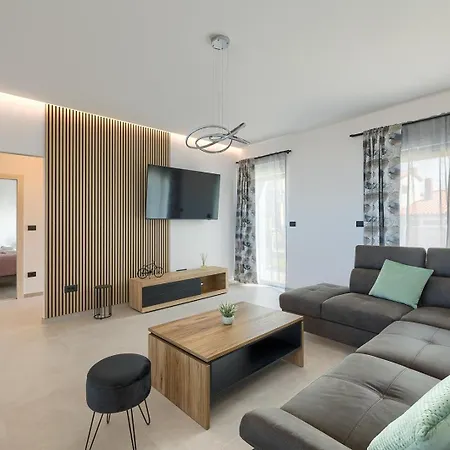 Meri With Private Pool And Sea View