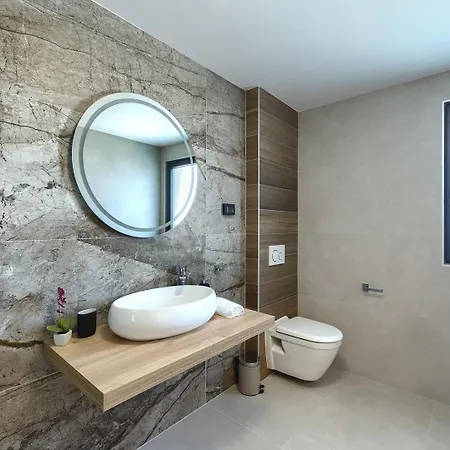 Villa Meri With Private Pool And Sea View Pola