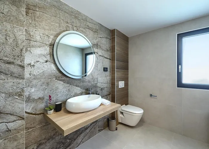 Villa Meri With Private Pool And Sea View Pula
