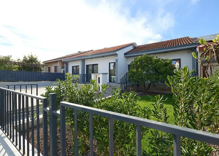 Villa Meri With Private Pool And Sea View *