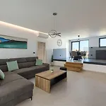 Вилла Meri With Private Pool And Sea View Пула