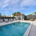 Вилла Meri With Private Pool And Sea View
