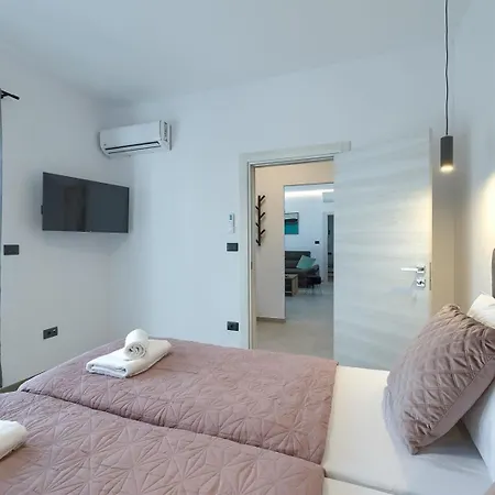 ヴィラ Meri With Private Pool And Sea View プーラ